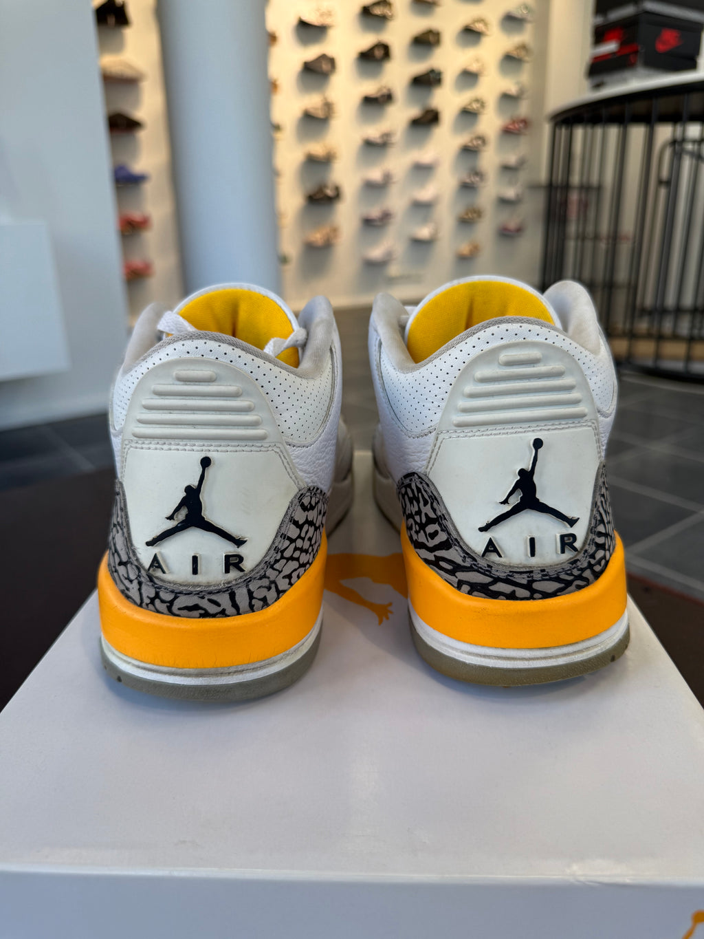 Jordan 3 Retro Laser Orange (US: 8)