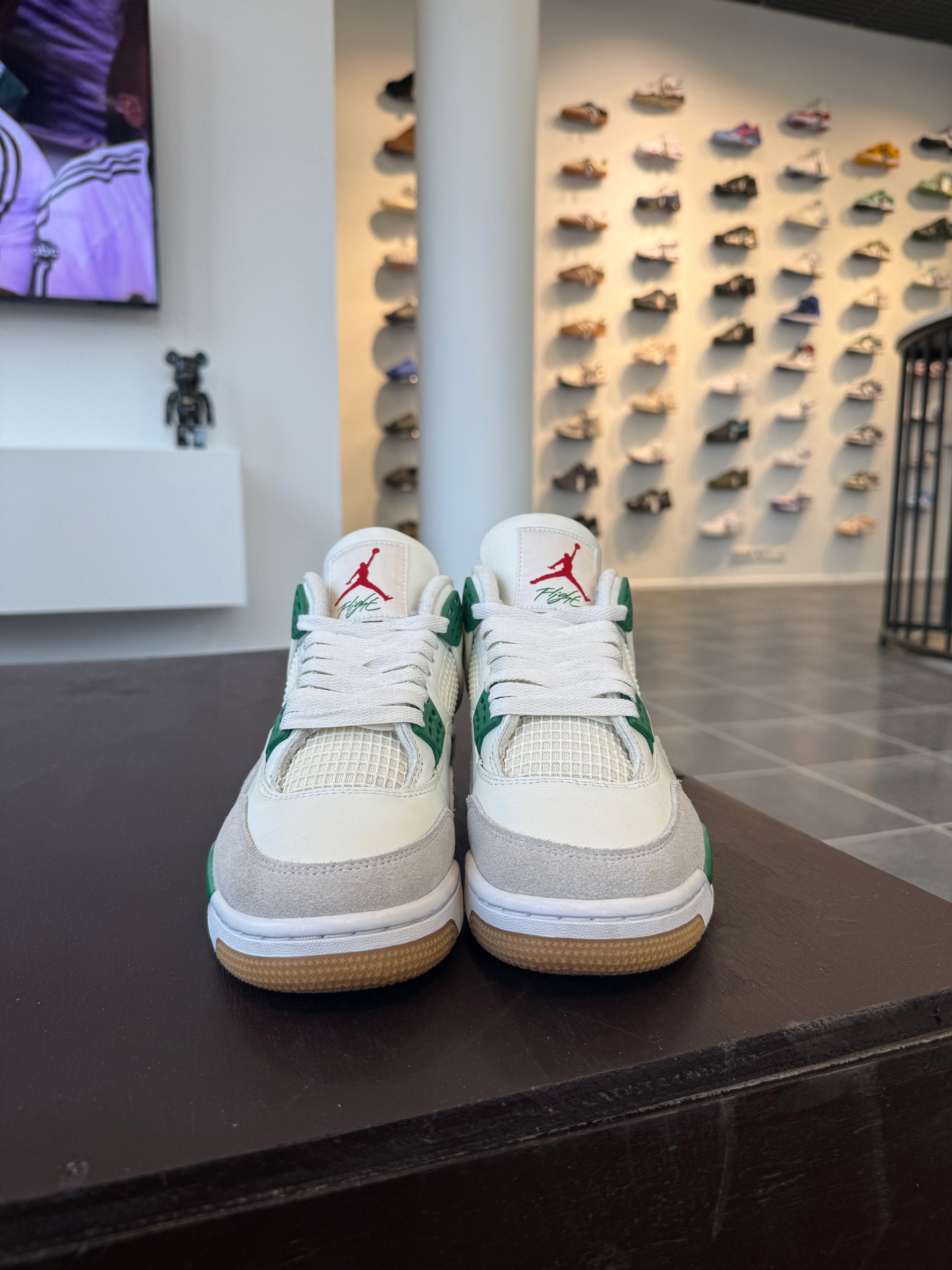 Jordan 4 Retro Oxidized Green (EU: 41)