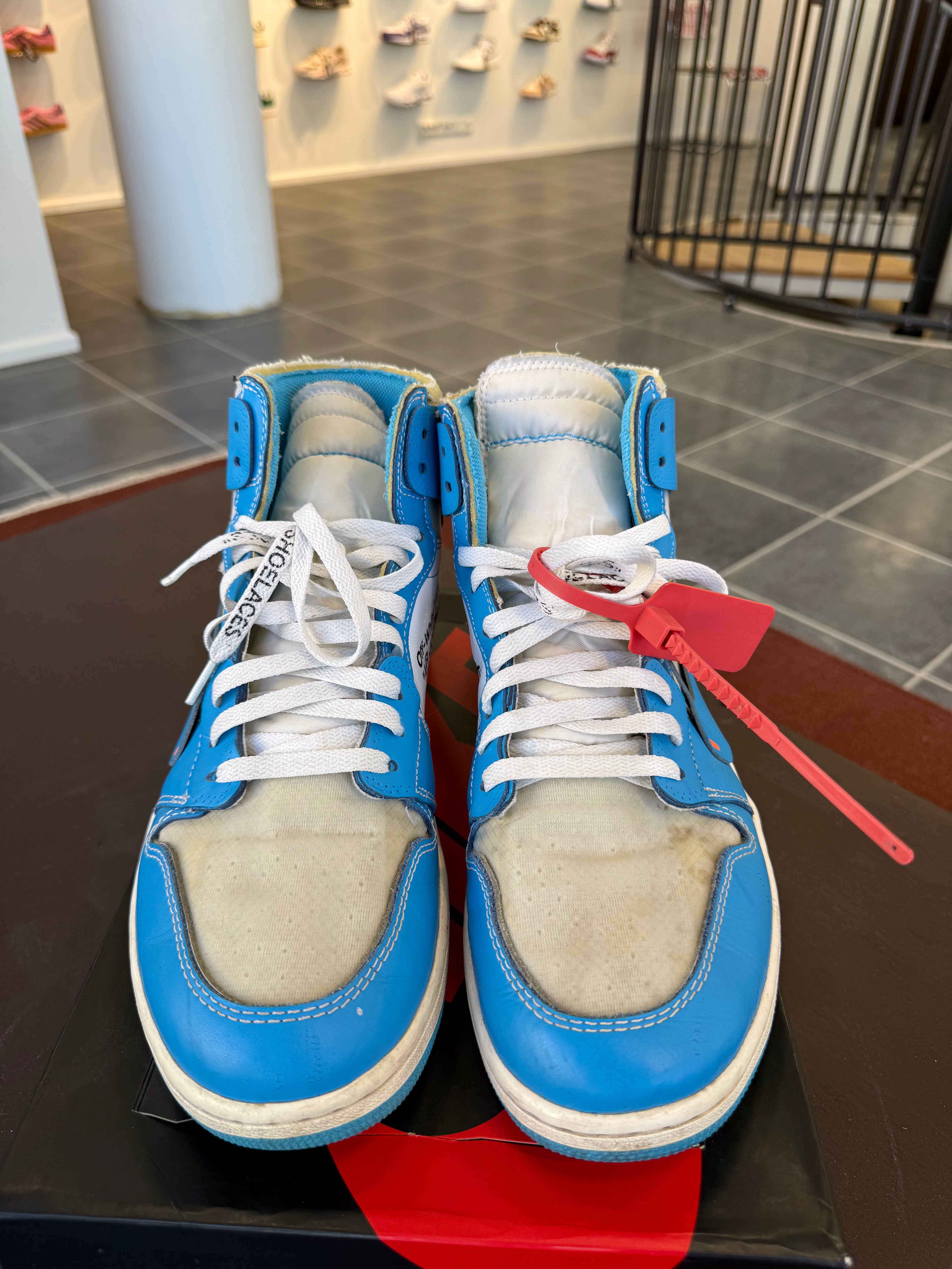 Jordan 1 Retro High Off-White University Blue (Eu:46)