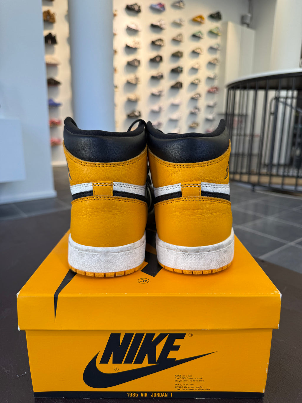 Jordan 1 Retro High OG Yellow Toe (Eu:42)