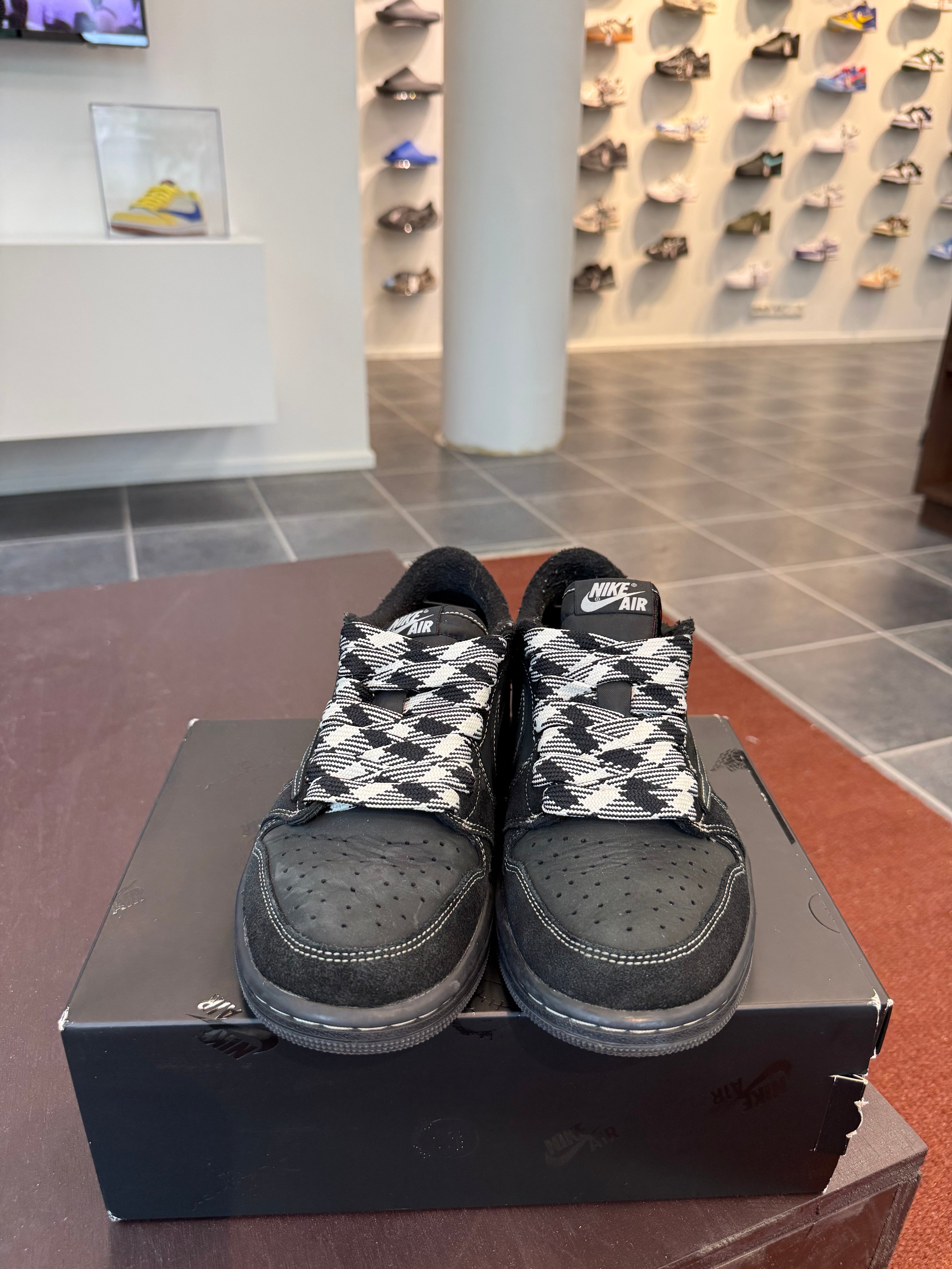Jordan 1 Retro Low OG SP Travis Scott Black Phantom (Eu: 42)
