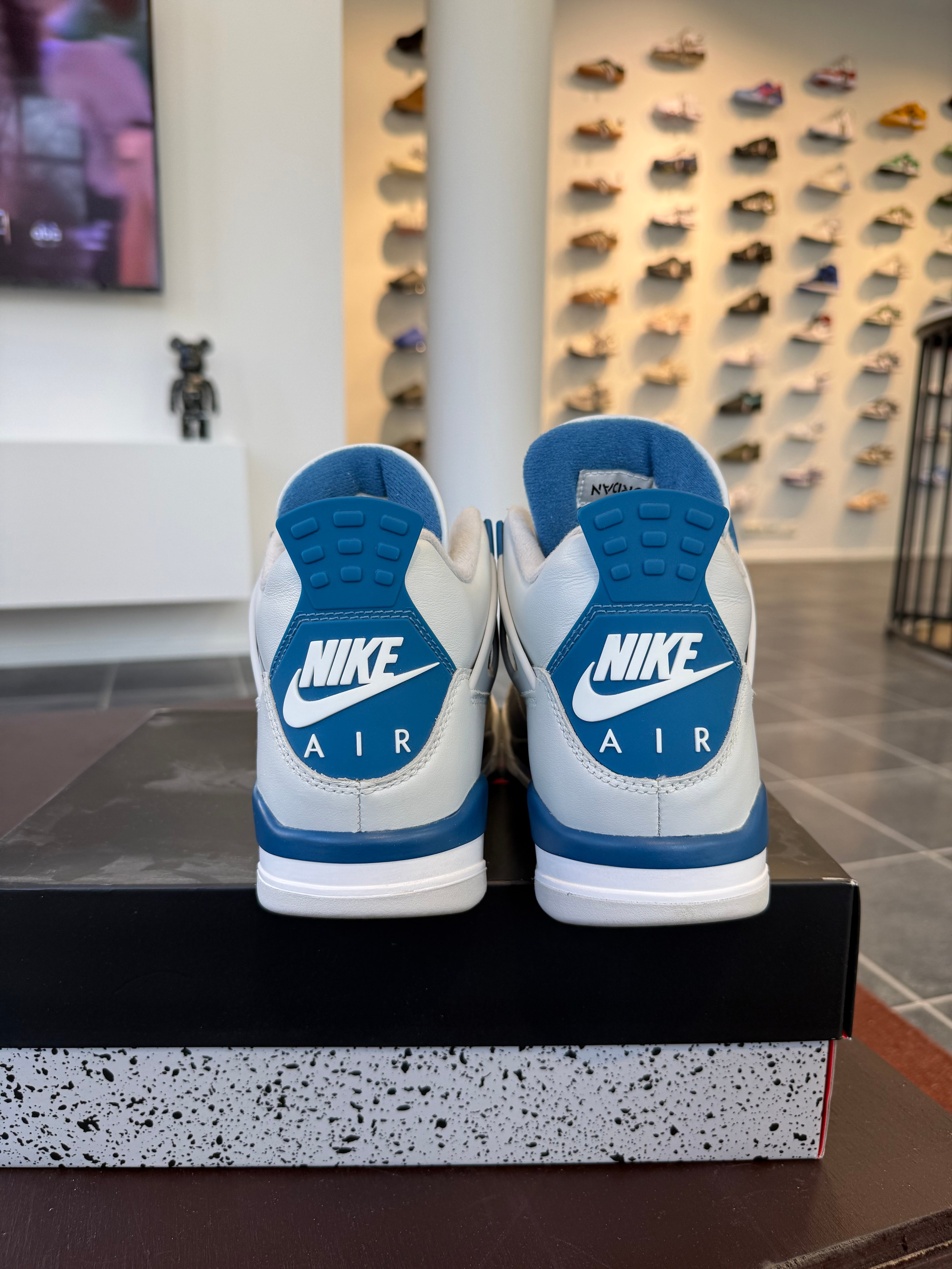 Jordan 4 Retro Oxidized Green (EU: 41)