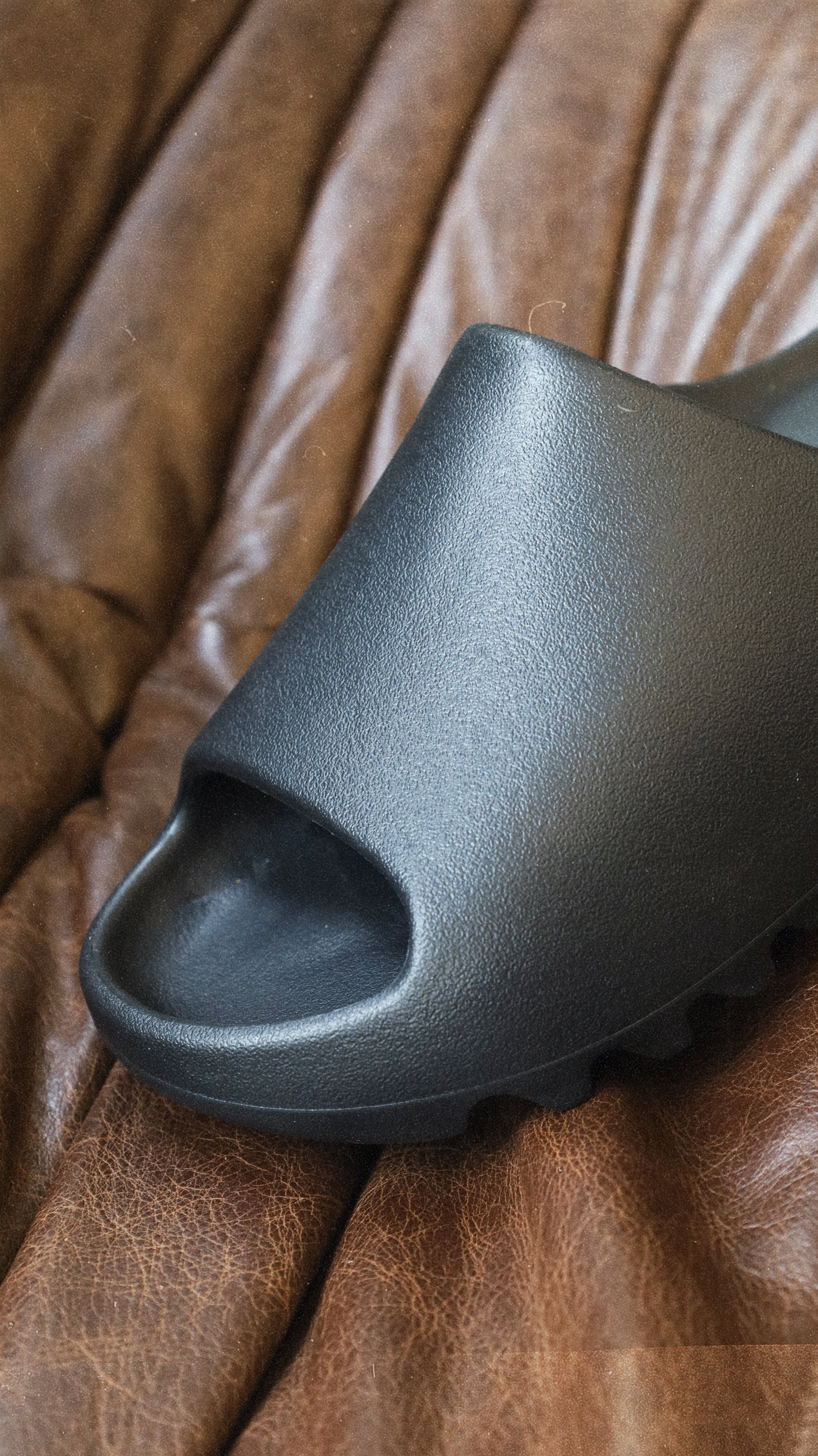 YZY YS-01 Black