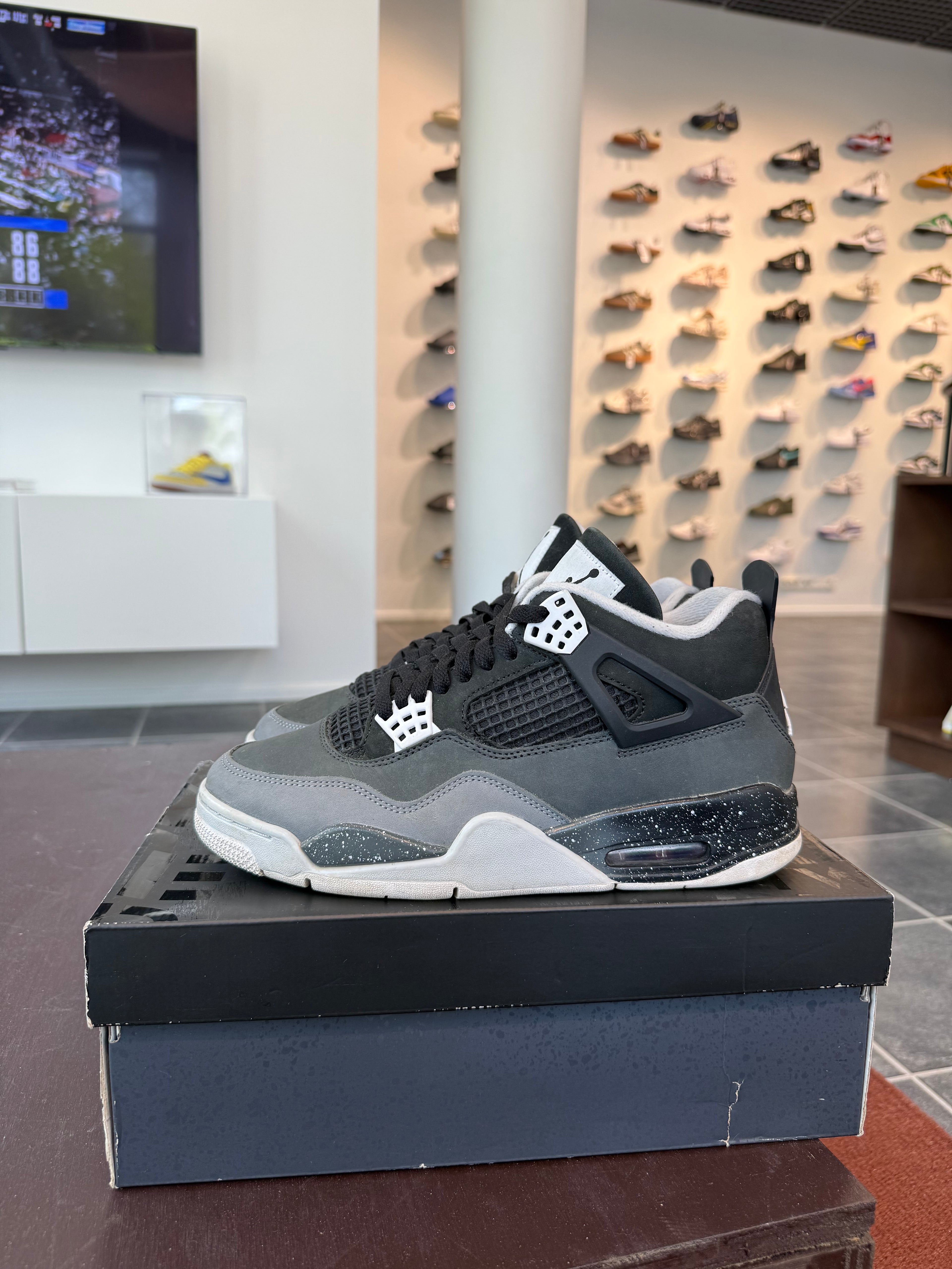 Jordan 4 Retro Fear (2024) (Eu: 42,5)