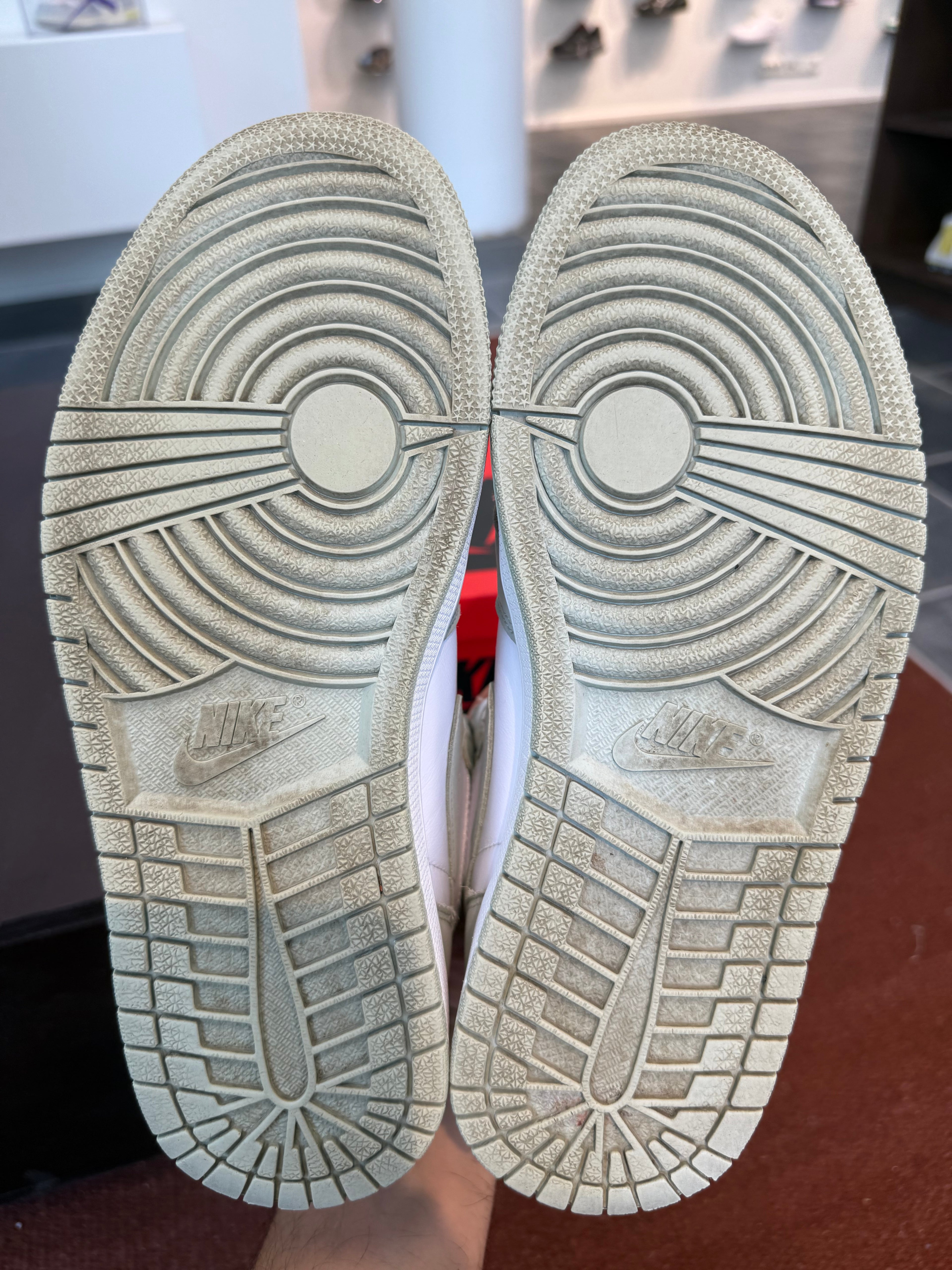 Jordan 1 Retro High OG Seafoam (Eu: 41)