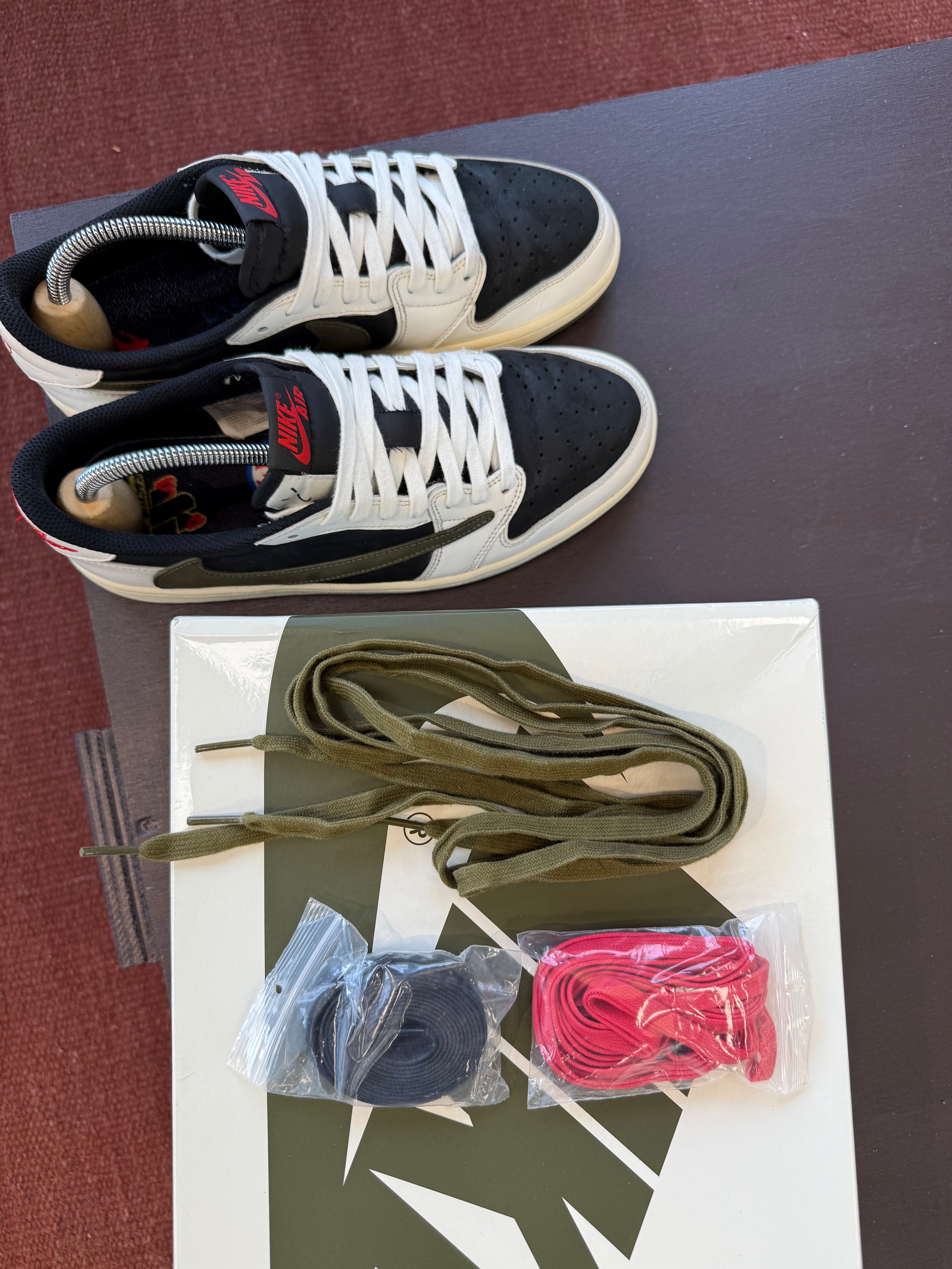 Jordan 1 Retro Low OG SP Travis Scott Olive (W) (Eu:43)