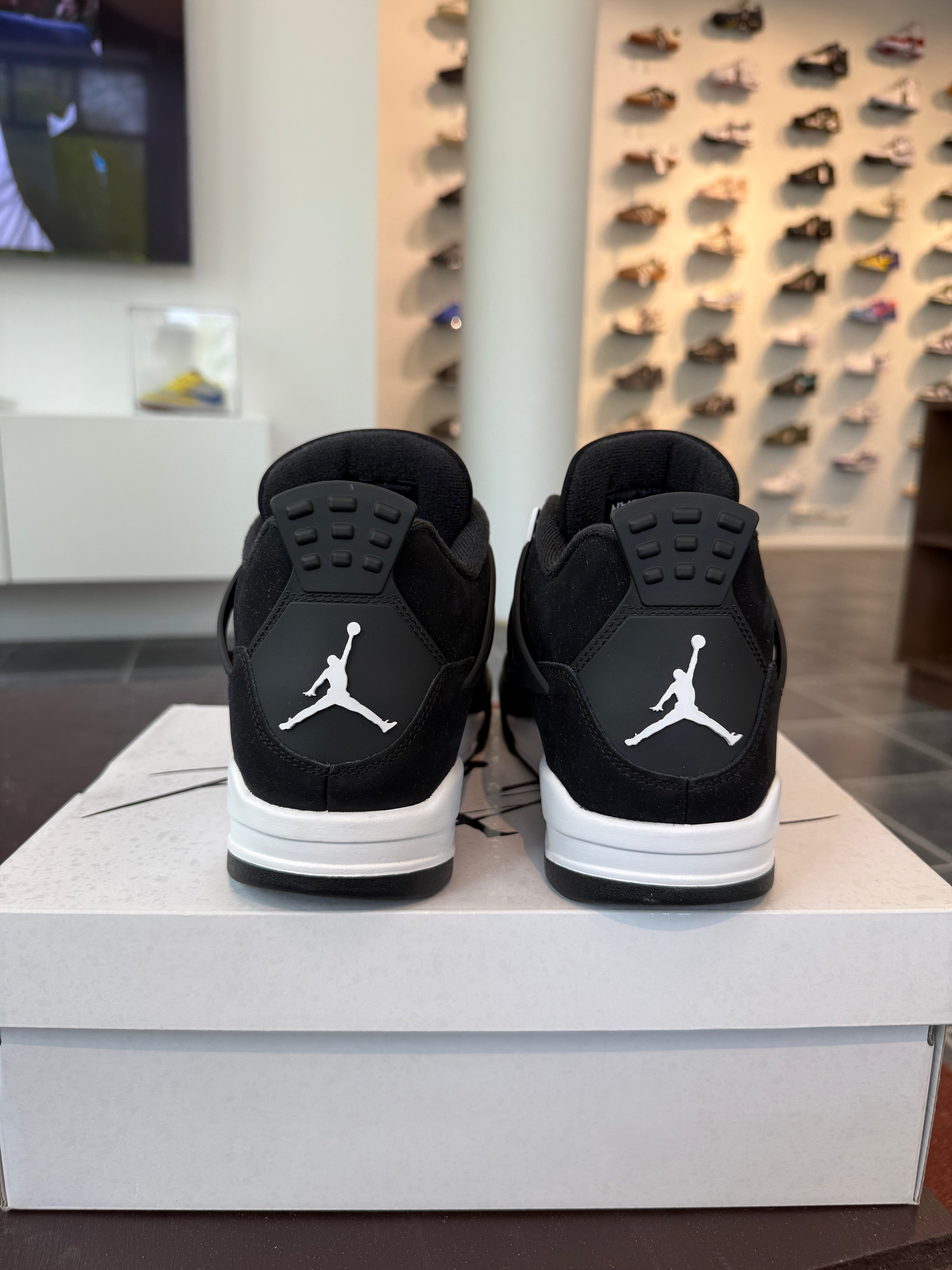 Jordan 4 Retro White Thunder (Eu: 42)