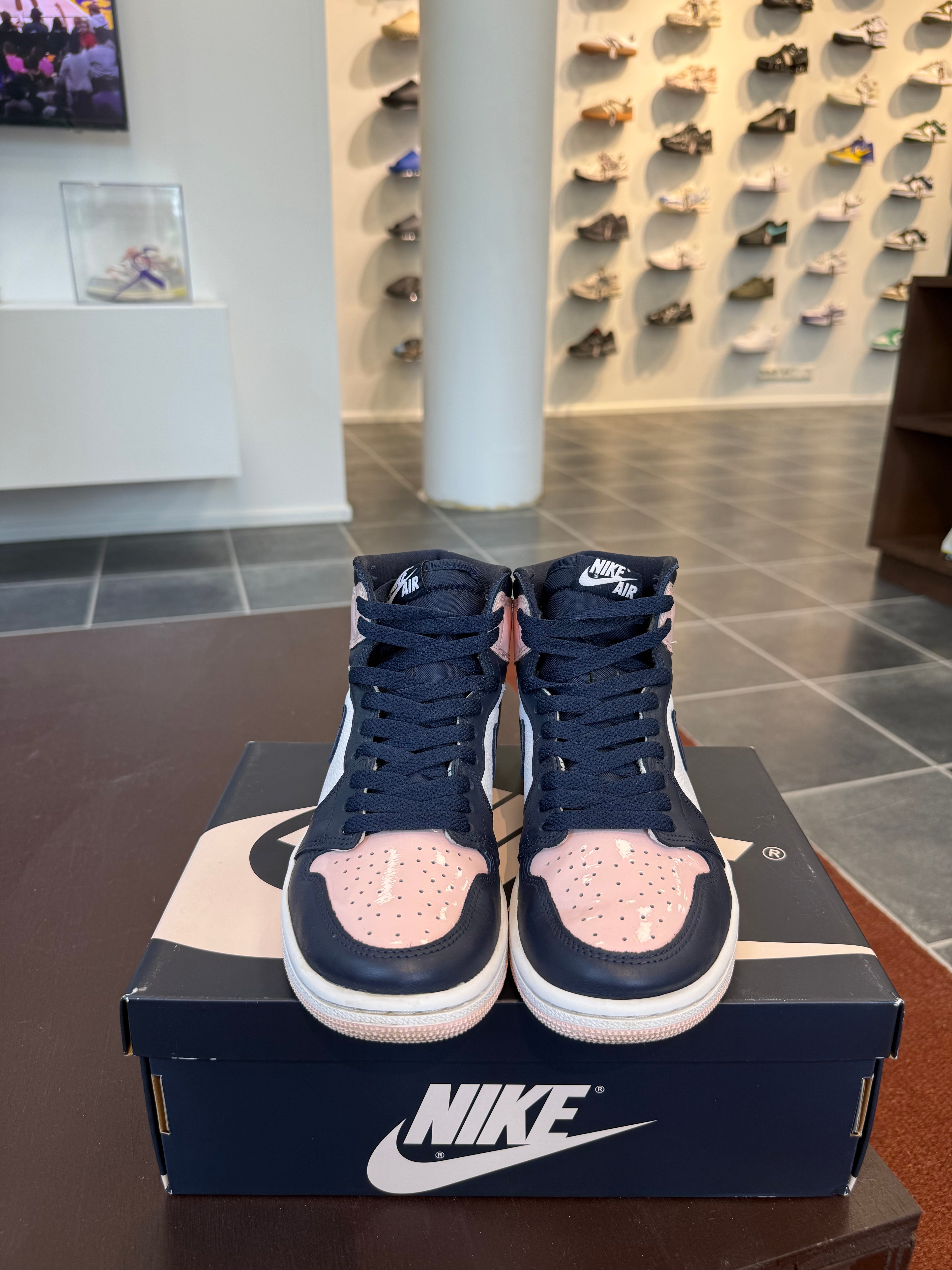 Jordan 1 Retro High OG Atmosphere (Women's) (Eu: 37,5)