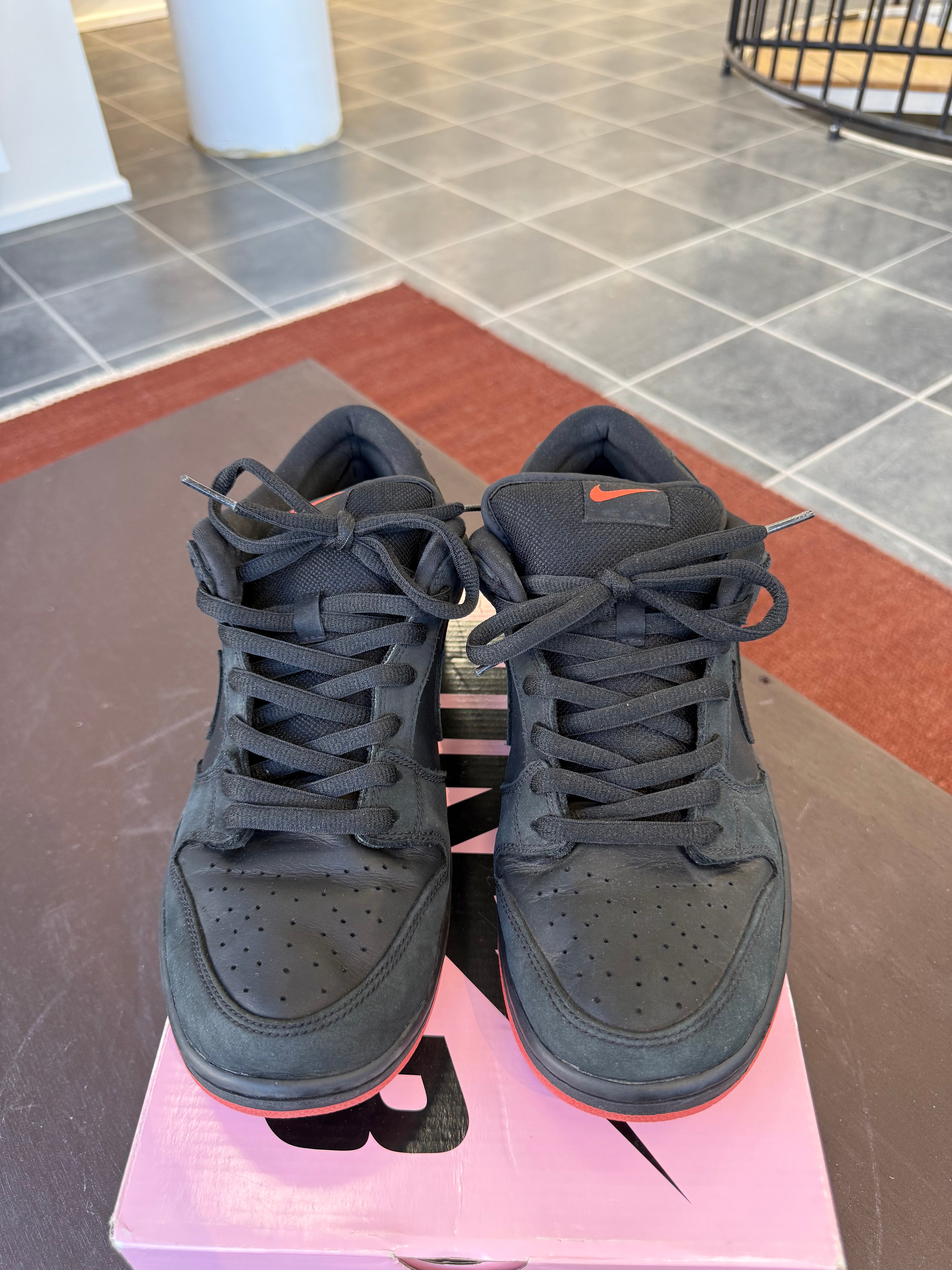 Nike SB Dunk Low Black Pigeon (Eu: 46)