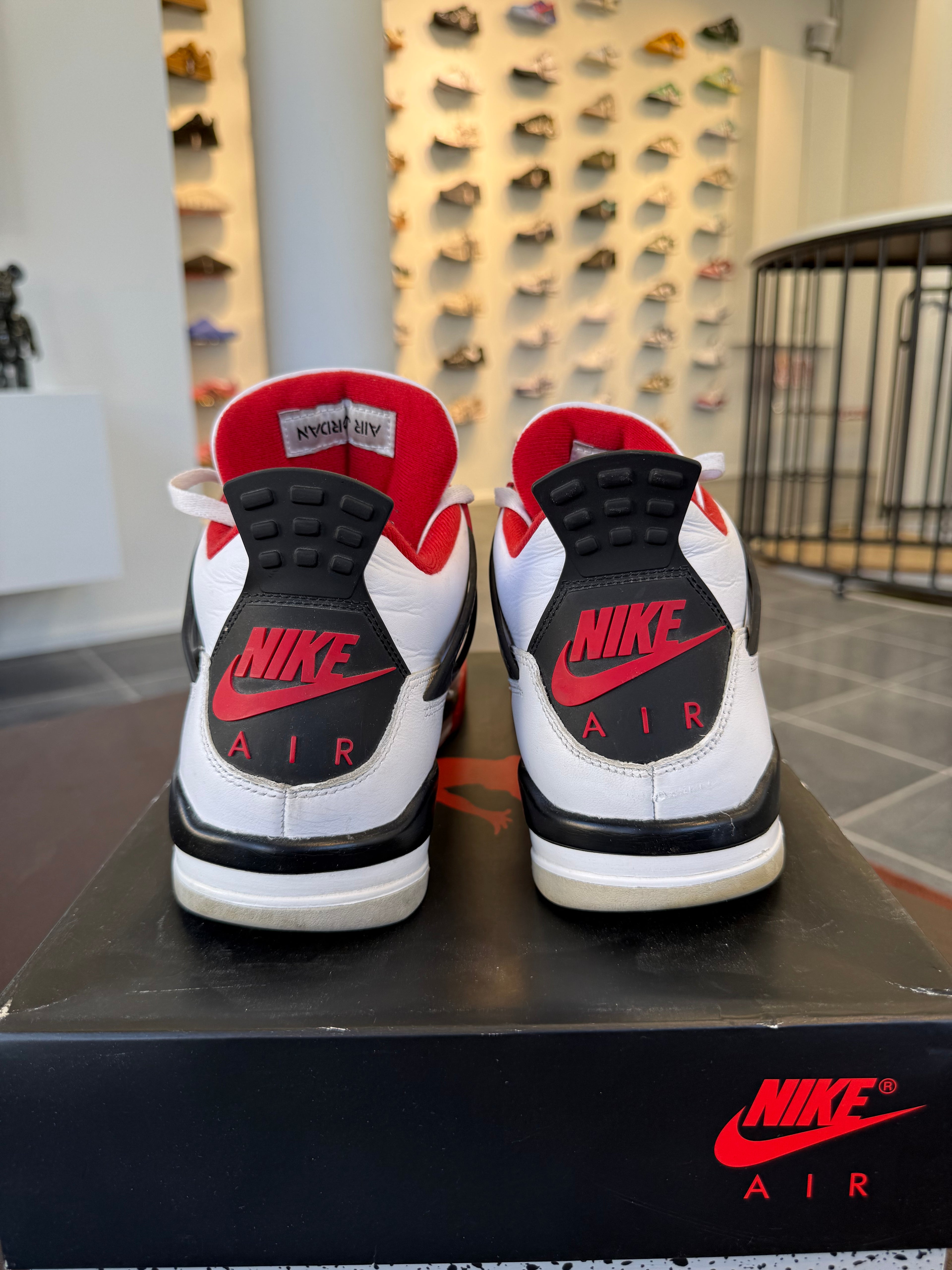 Jordan 4 Retro Fire Red (2020) (Eu: 44.5)