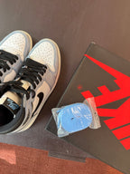 Jordan 1 Retro High OG University Blue (Eu: 43)