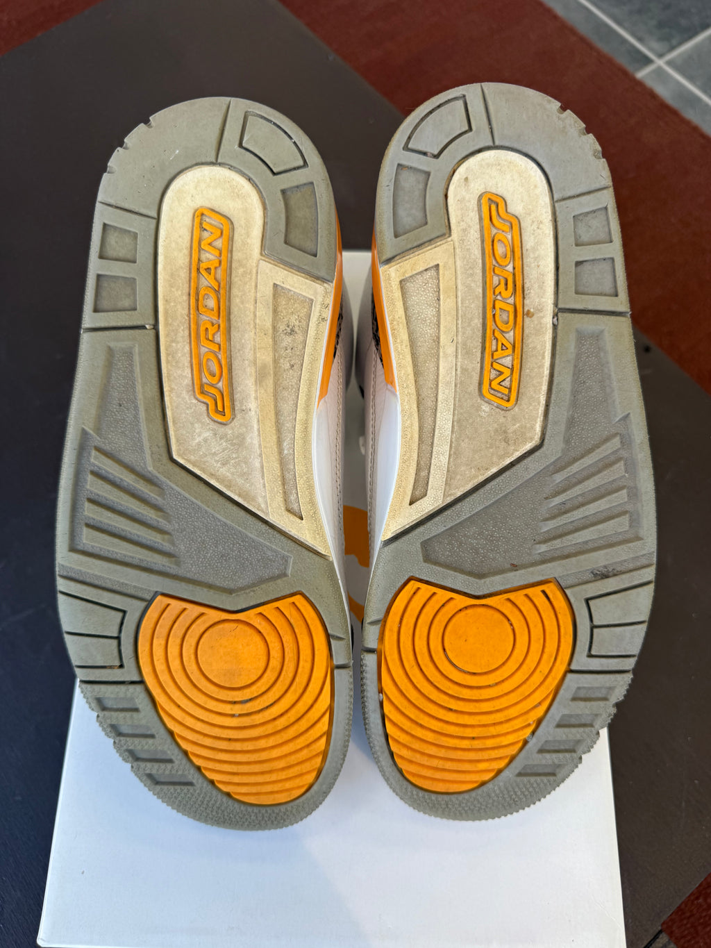 Jordan 3 Retro Laser Orange (US: 8)