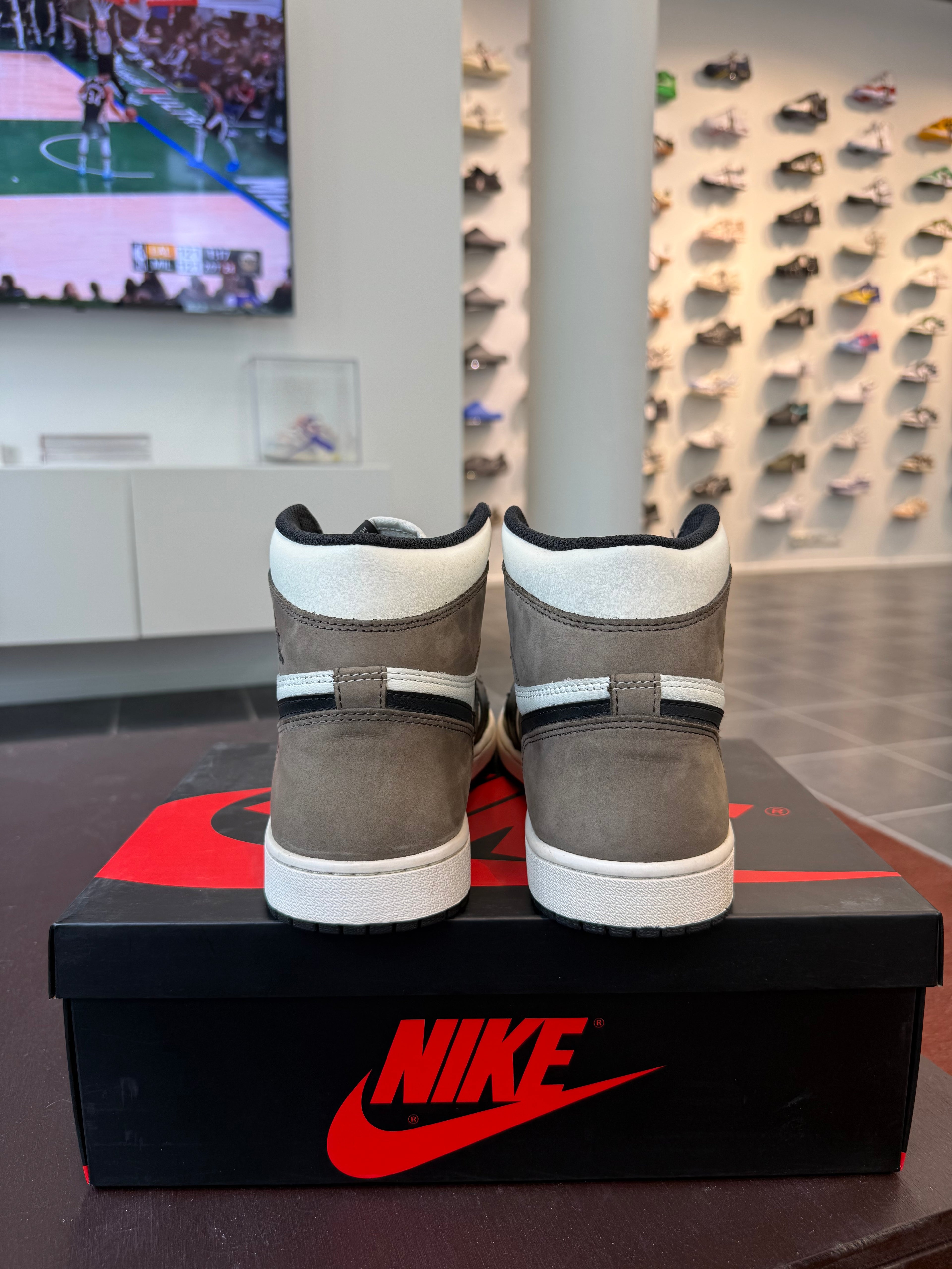 Jordan 1 Retro High Dark Mocha (45)