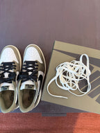 Jordan 1 Retro Low Medium Olive (Eu: 43)