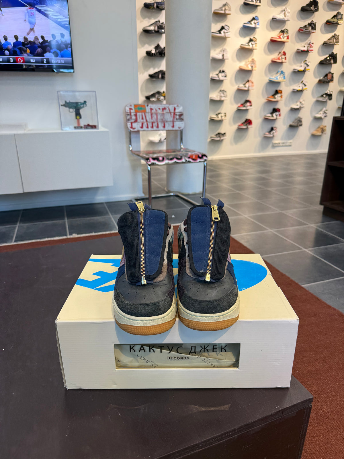 Nike Air Force 1 Low Travis Scott Cactus Jack (Eu:42.5)