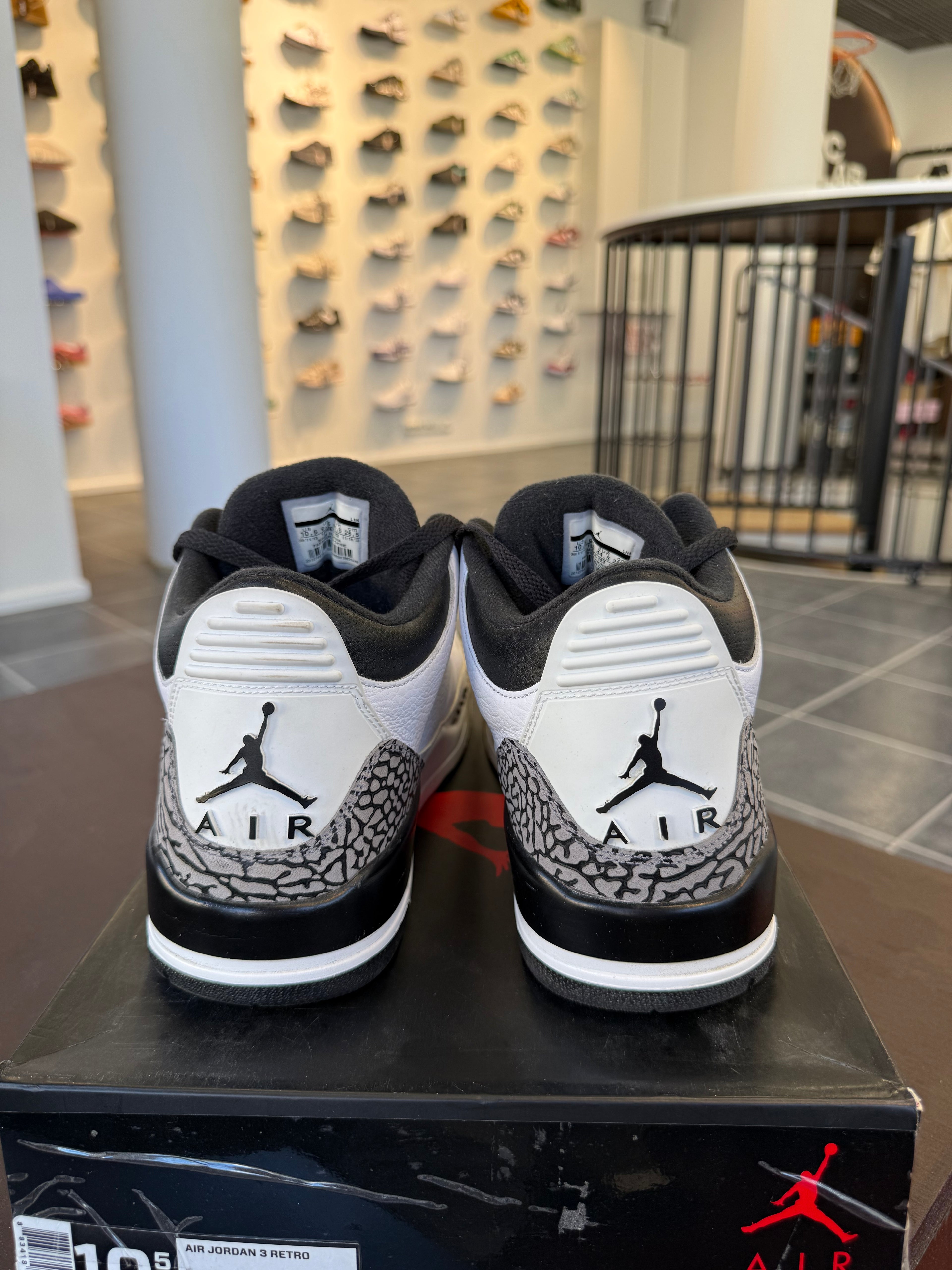 Jordan 3 Retro Infrared 23 (Eu: 44.5)