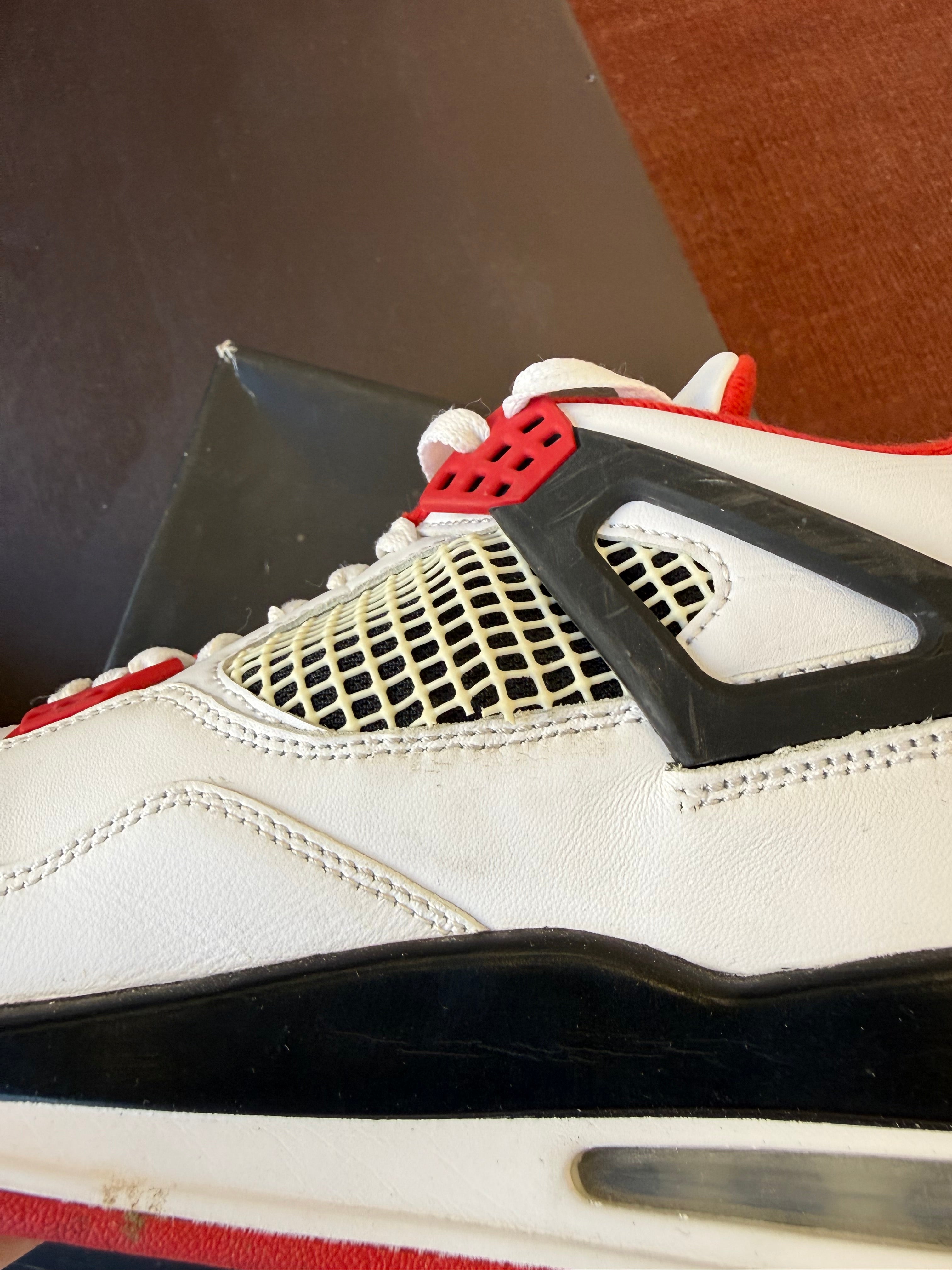 Jordan 4 Retro Fire Red (2020) (Eu: 44.5)