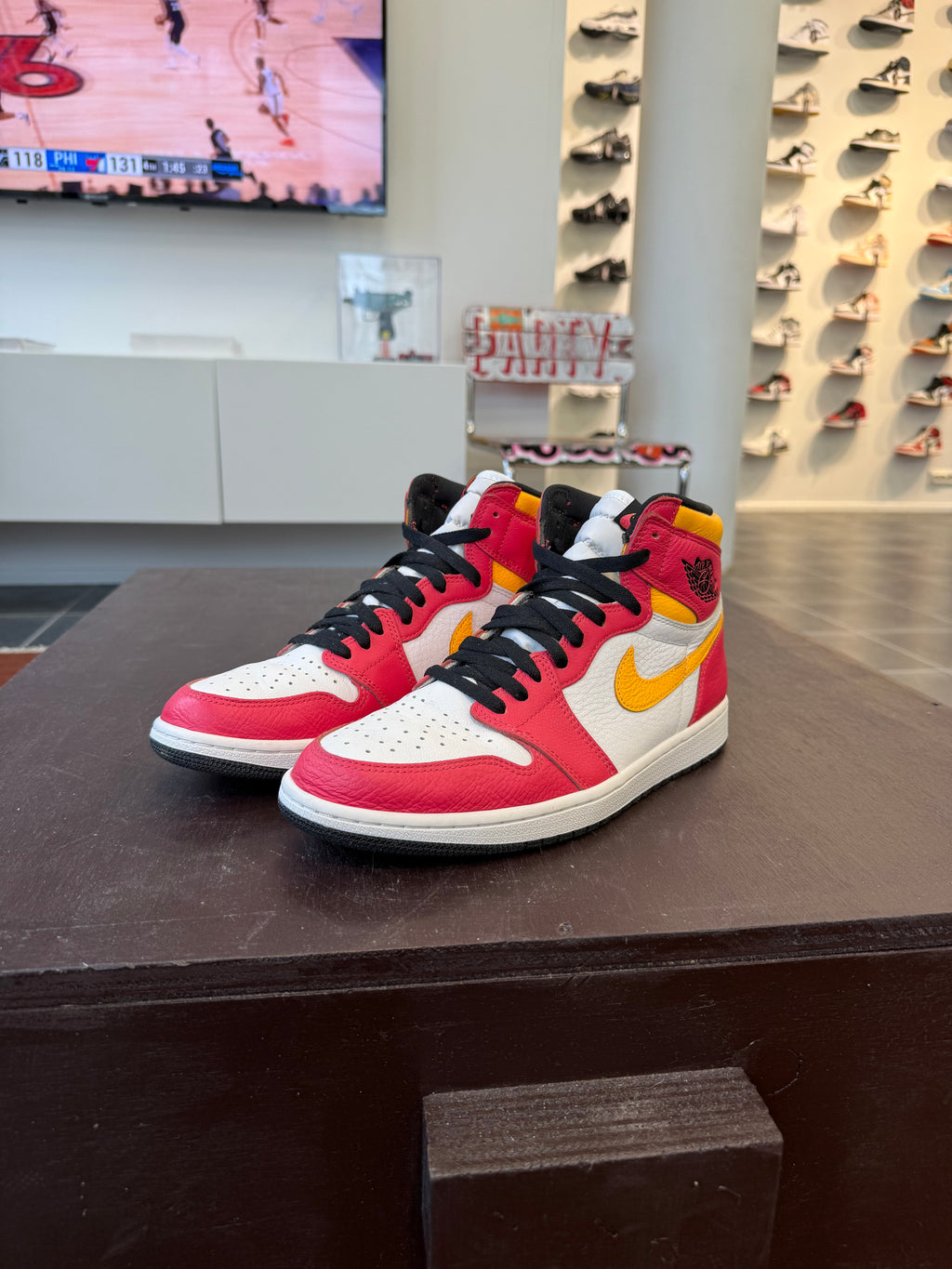 Jordan 1 Retro High OG Light Fusion Red (EU: 44.5)