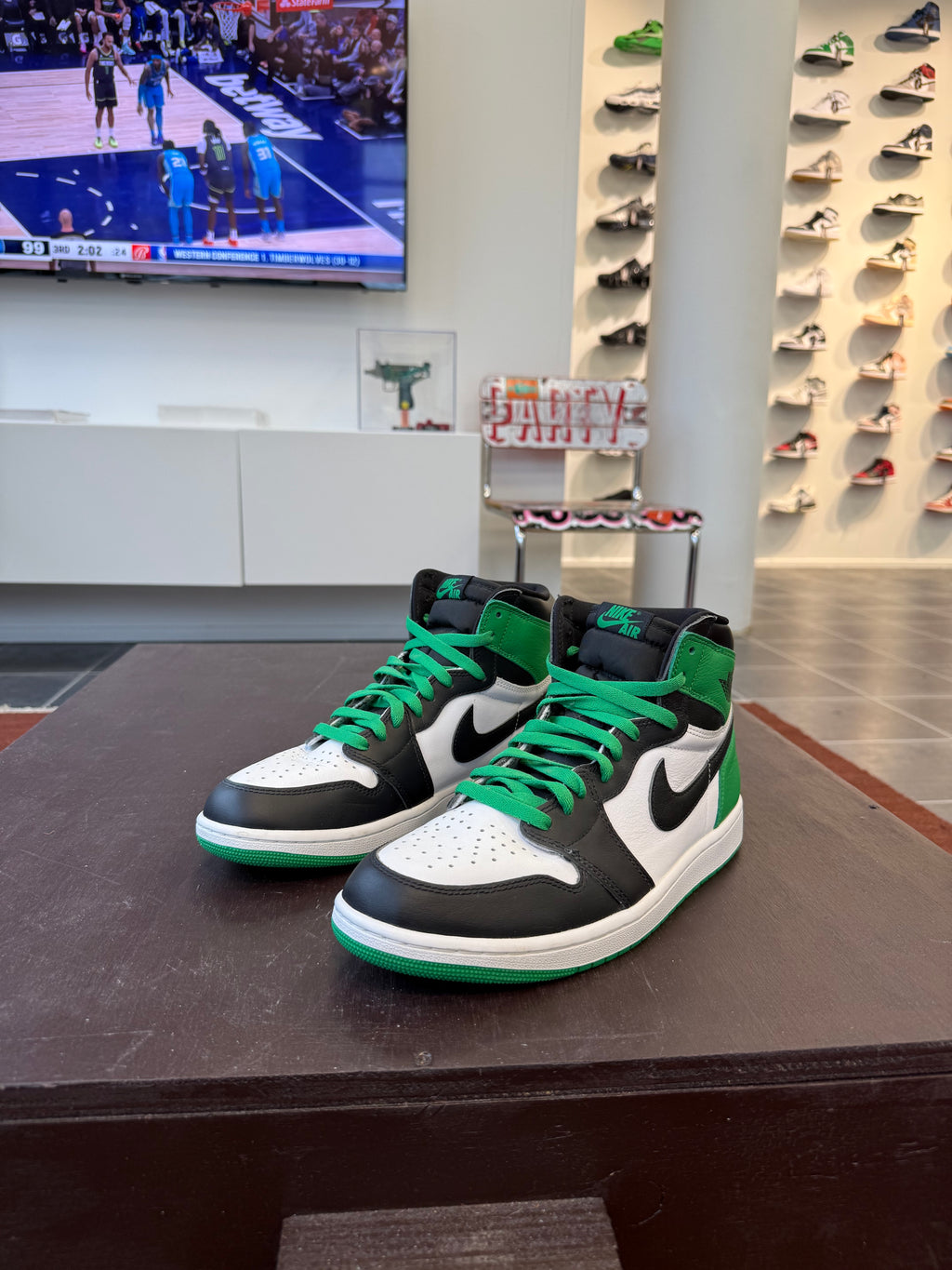 Jordan 1 Retro High OG Lucky Green (Eu: 44,5)