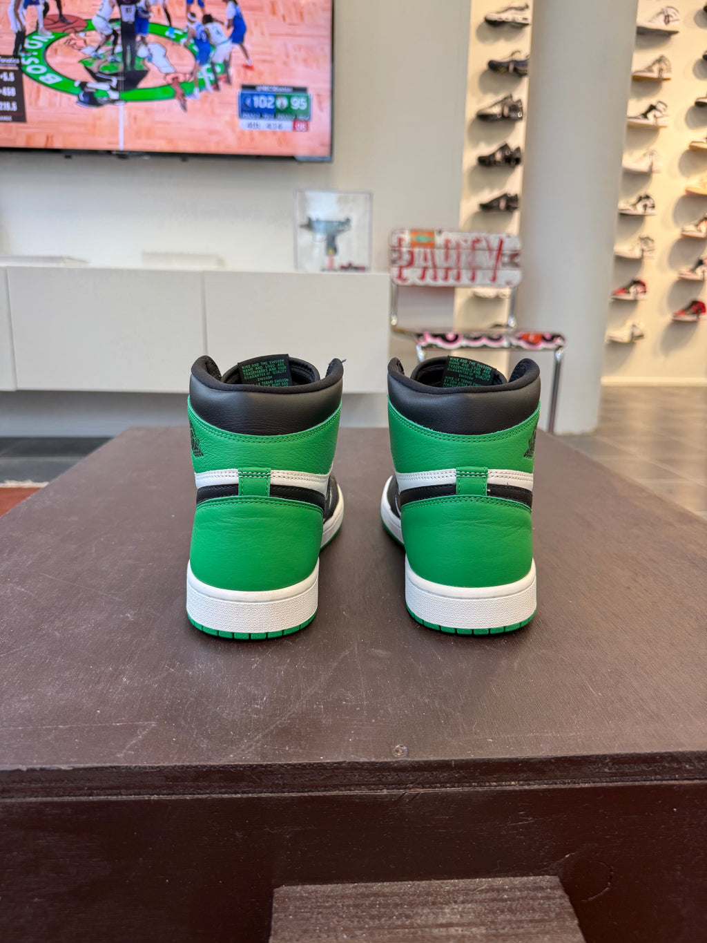 Jordan 1 Retro High OG Lucky Green (Eu: 44,5)