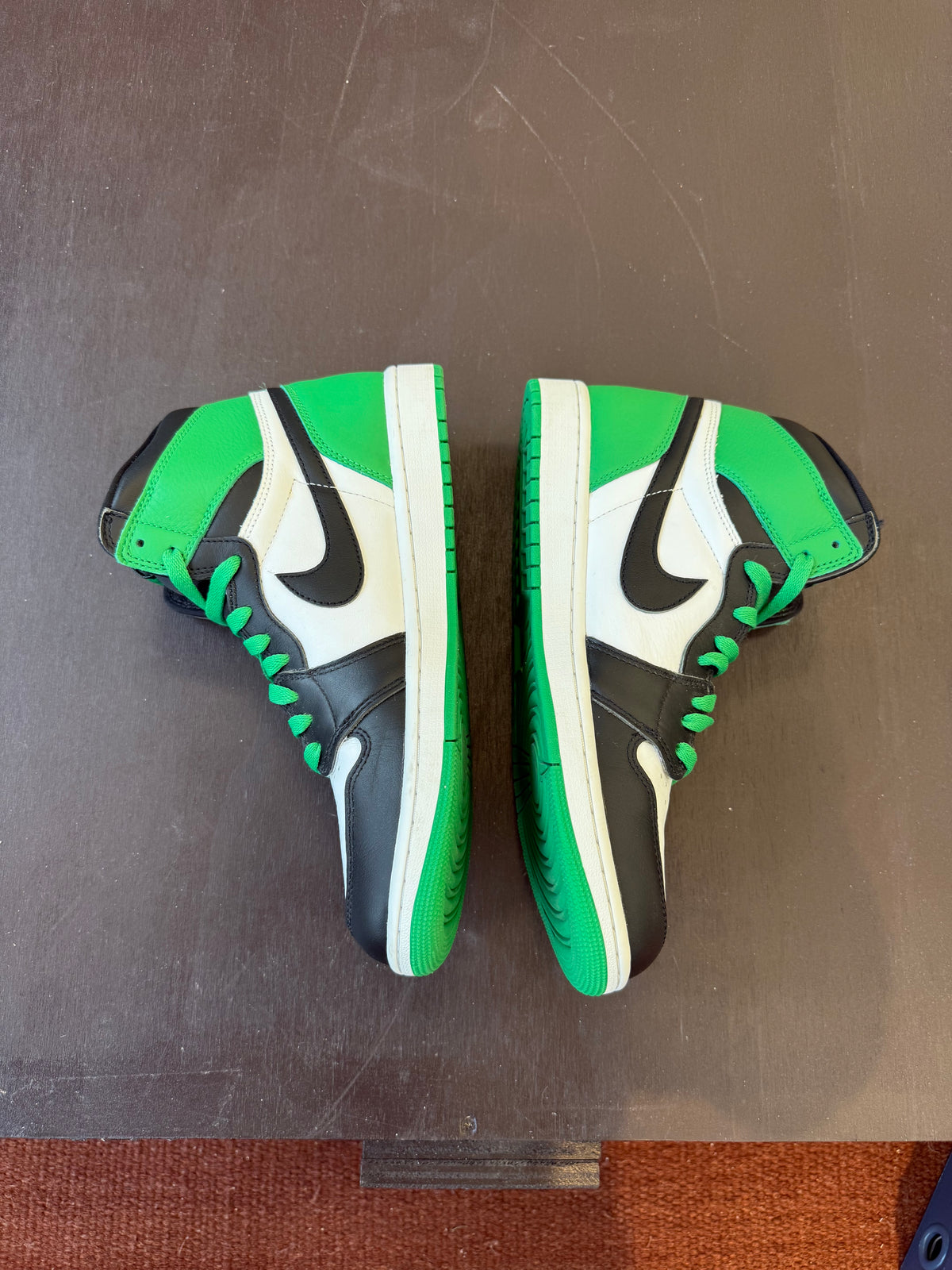 Jordan 1 Retro High OG Lucky Green (Eu: 44,5)