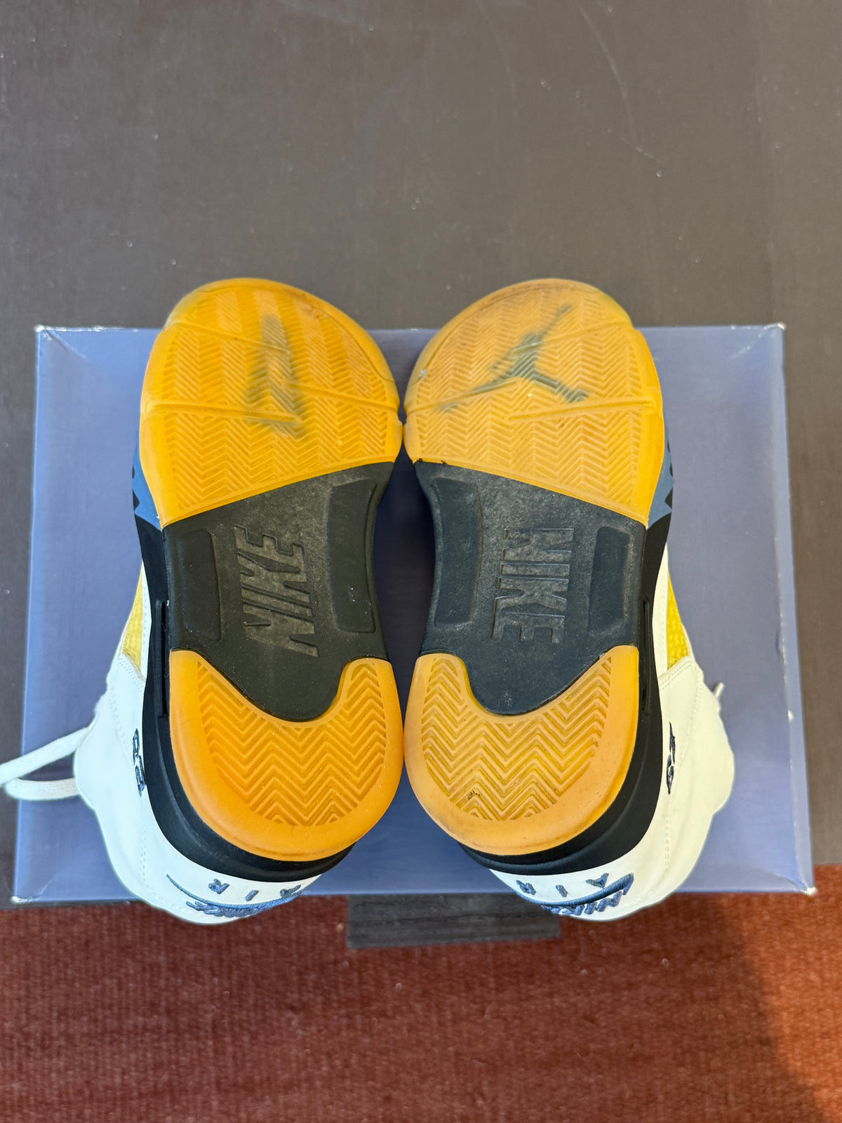 Jordan 5 Retro A Ma Maniére Dawn (W) (EU: 44.5)