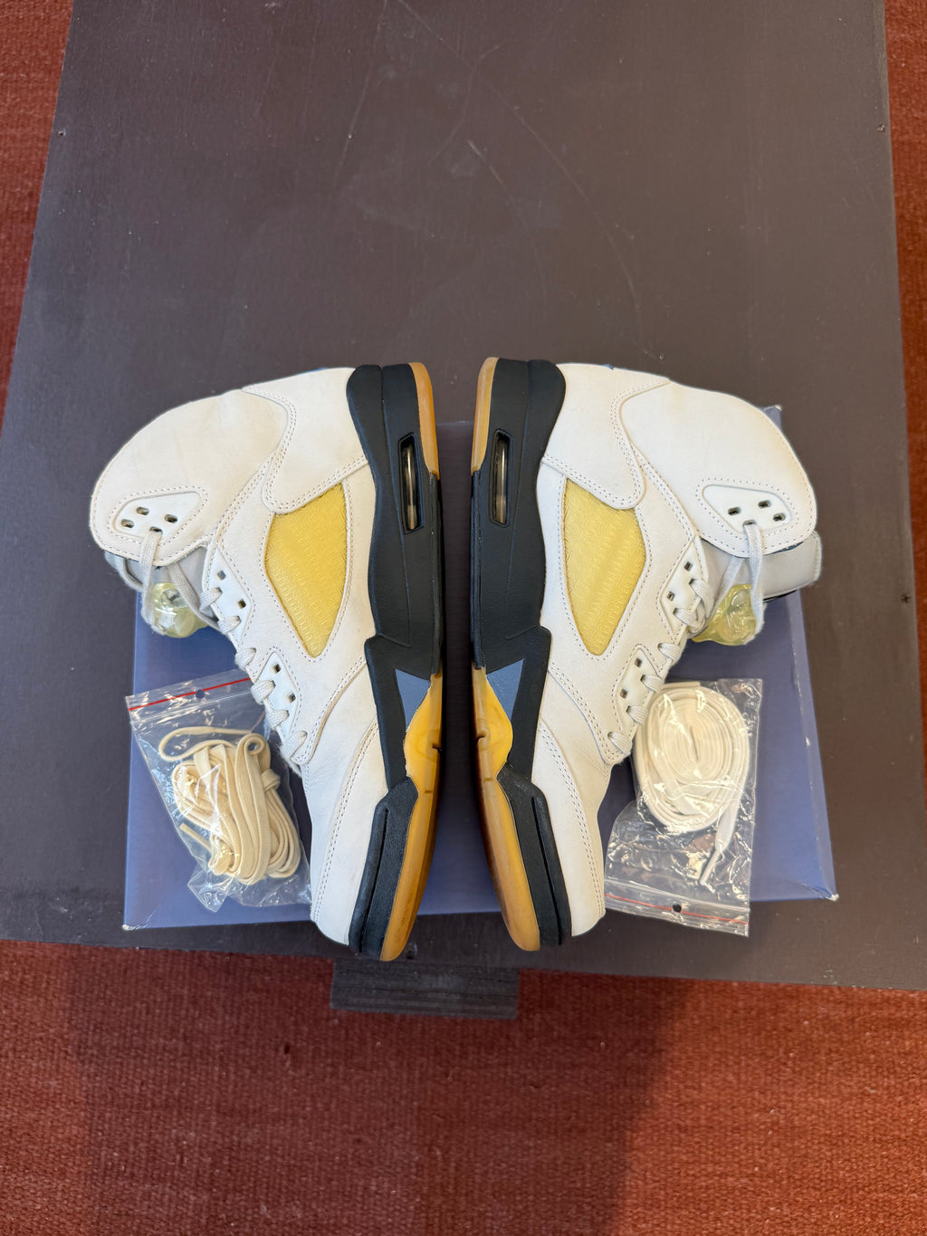 Jordan 5 Retro A Ma Maniére Dawn (W) (EU: 44.5)