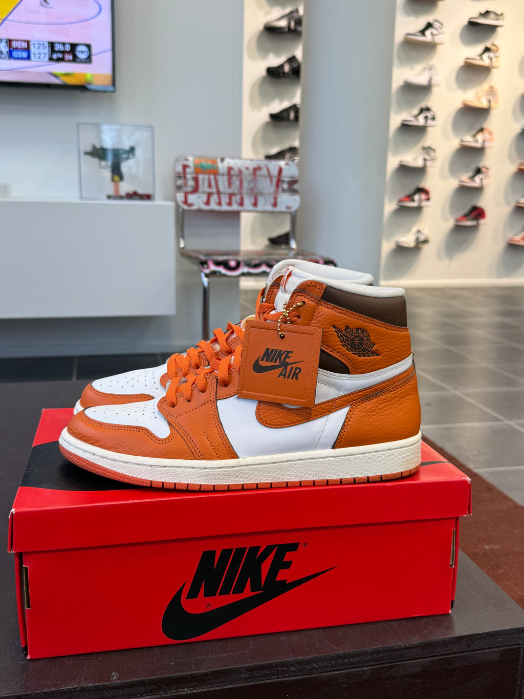 Jordan 1 Retro High OG Starfish (W) (EU: 44.5)