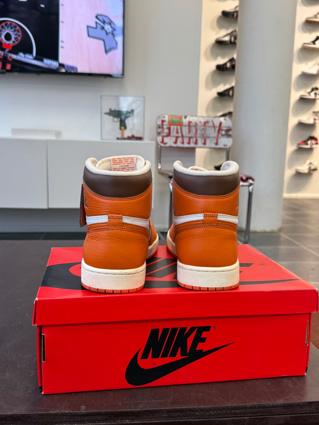 Jordan 1 Retro High OG Starfish (W) (EU: 44.5)