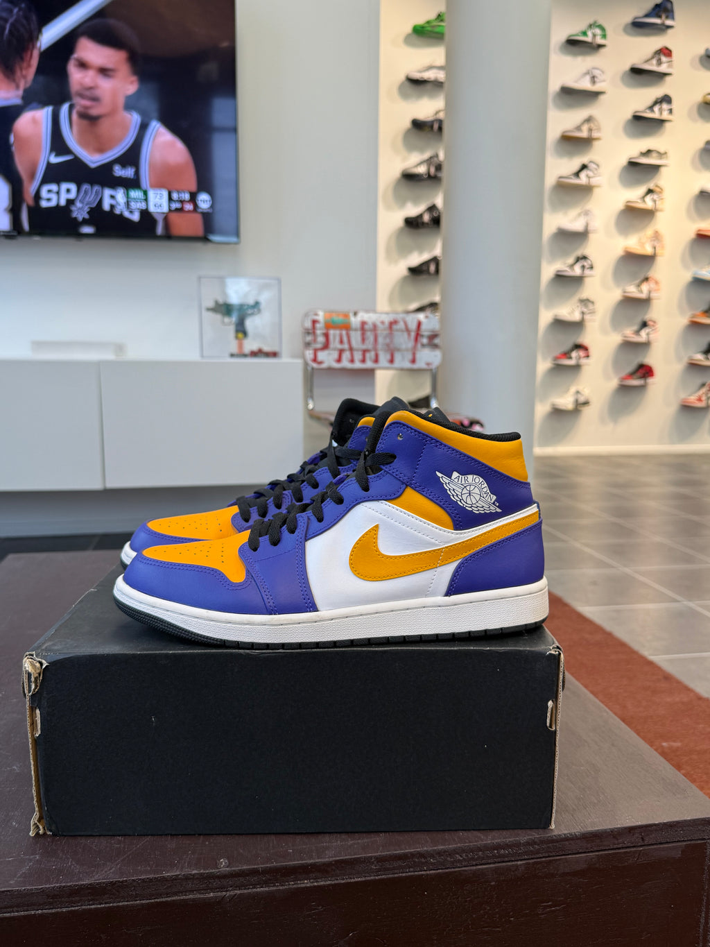 Jordan 1 Mid Lakers (2022) (EU: 45)