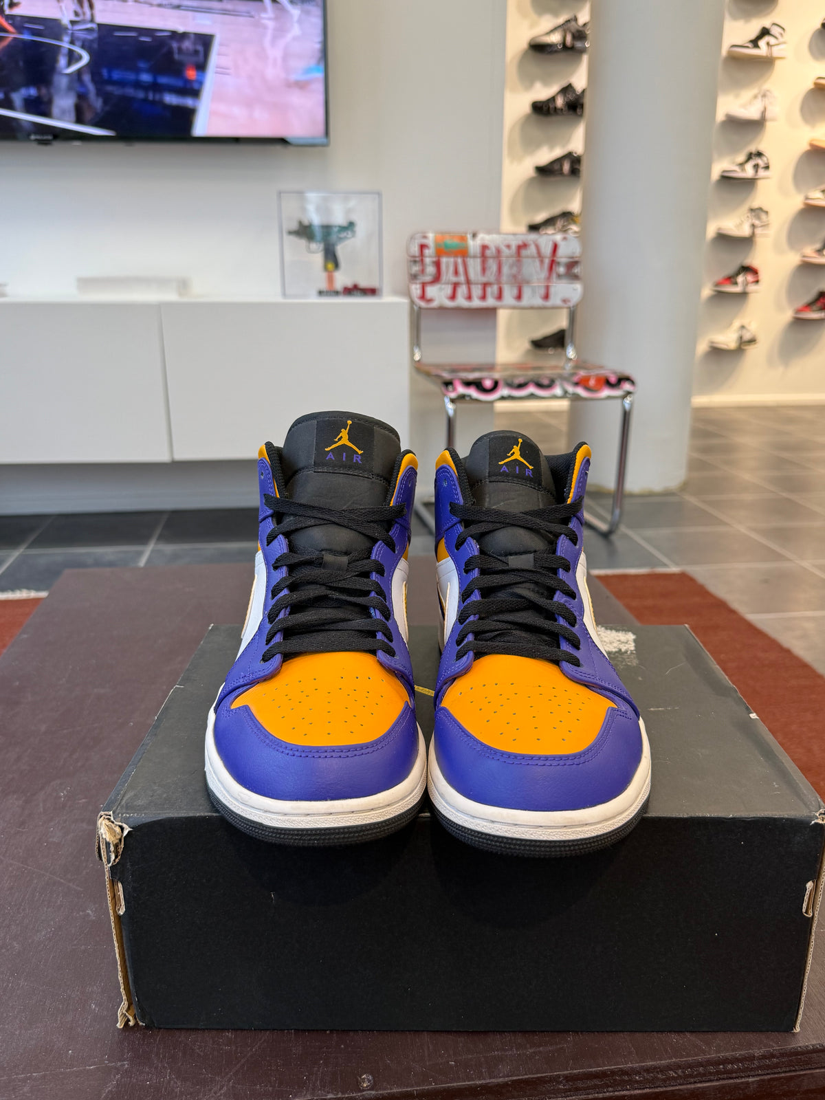 Jordan 1 Mid Lakers (2022) (EU: 45)