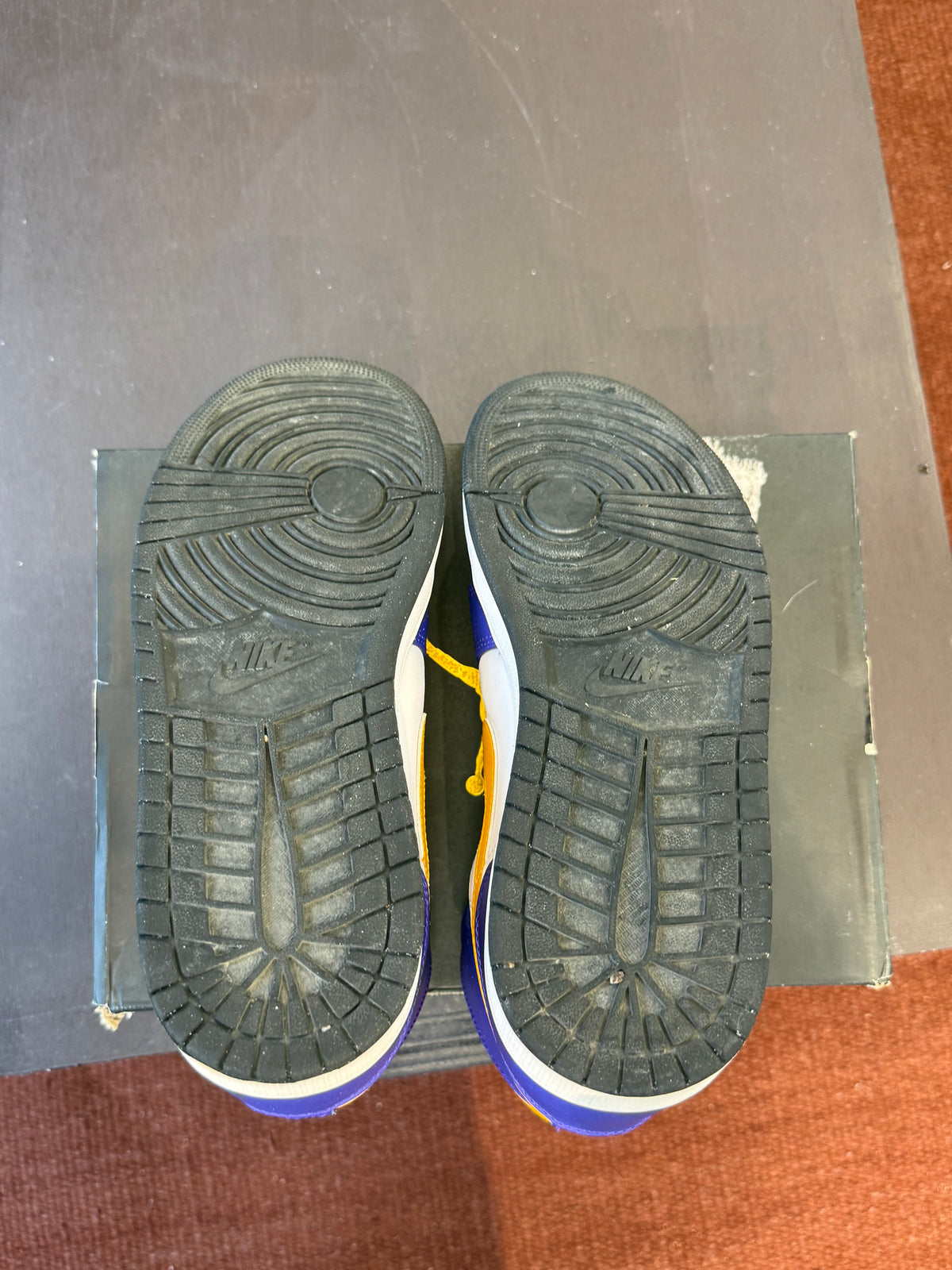 Jordan 1 Mid Lakers (2022) (EU: 45)
