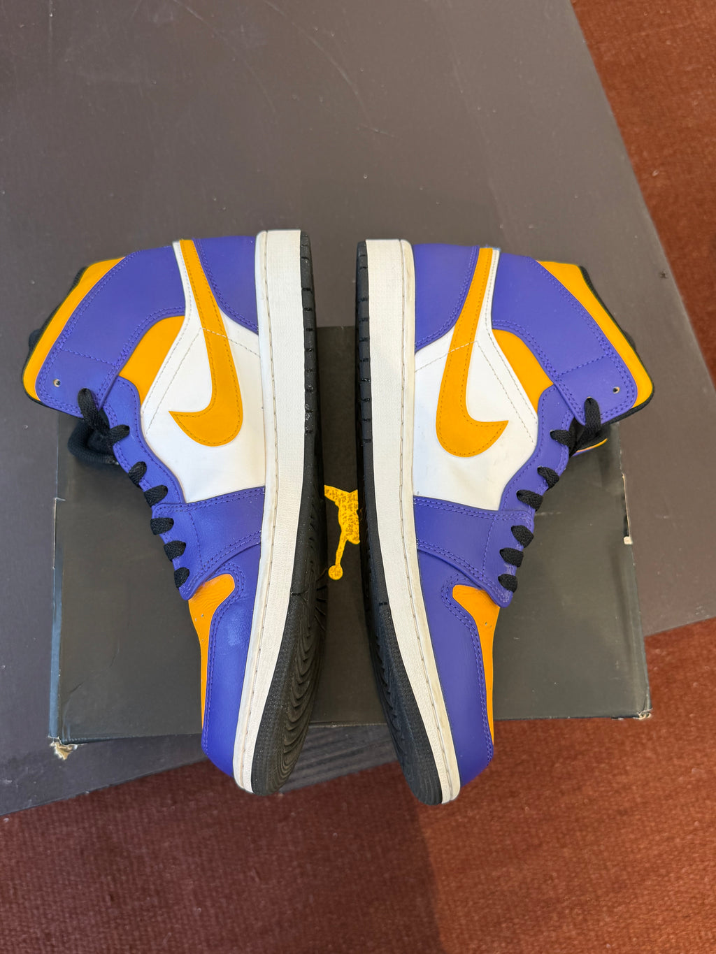 Jordan 1 Mid Lakers (2022) (EU: 45)