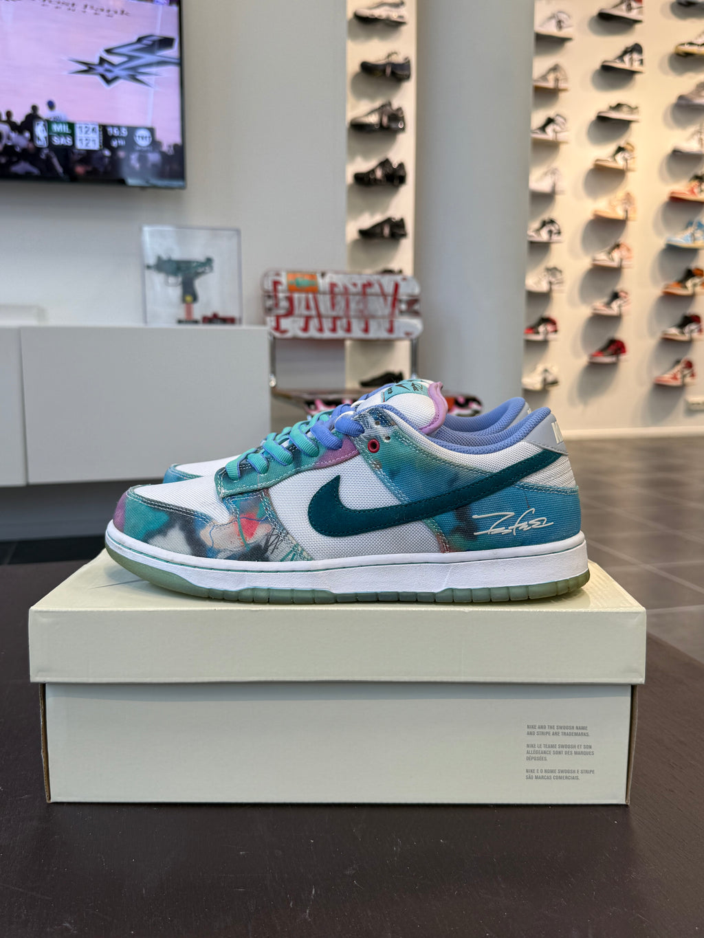 Nike SB Dunk Low Futura Laboratories Bleached Aqua (EU: 44)