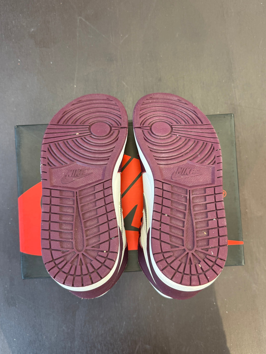 Jordan 1 Retro High OG Bordeaux (EU: 44.5)