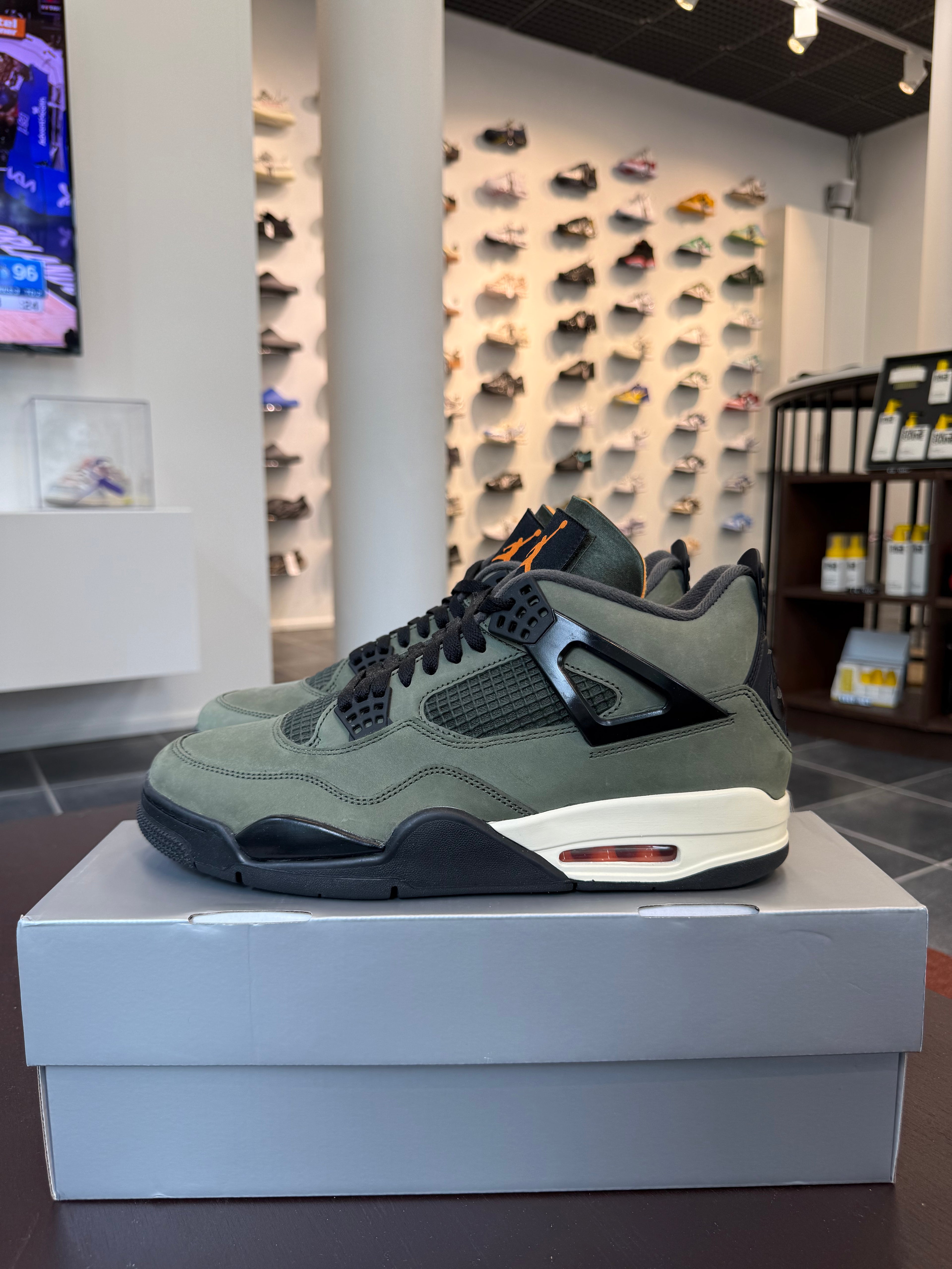 Jordan 4 Retro OG SP Undefeated (2025) (Eu: 47)