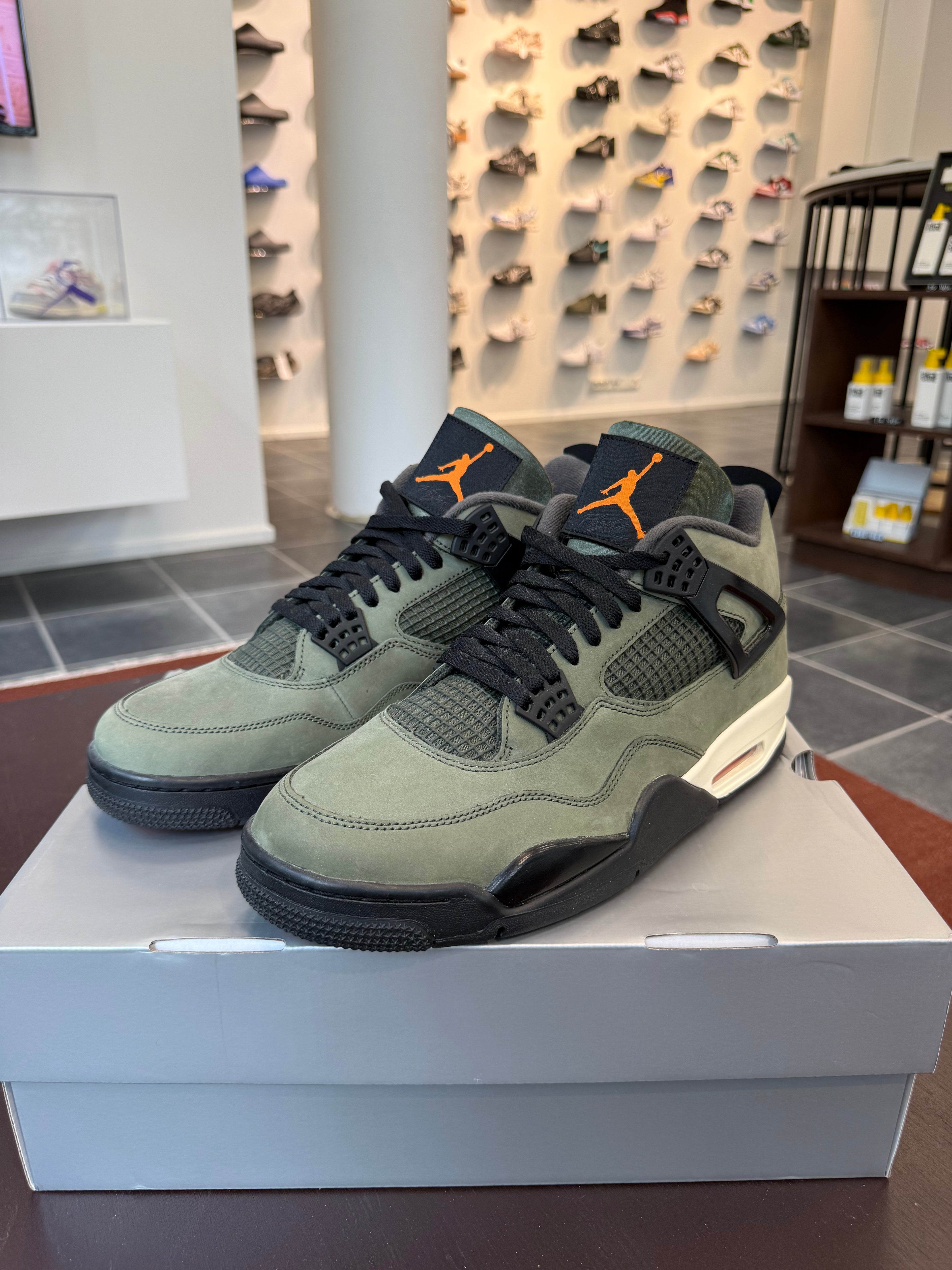 Jordan 4 Retro OG SP Undefeated (2025) (Eu: 47)