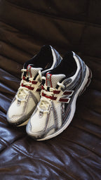 New Balance 1906R Silver Classic Crimson