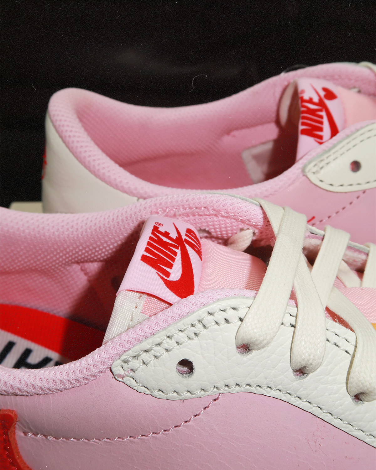 Jordan 1 Retro Low OG SP Travis Scott Sail Tropical Pink